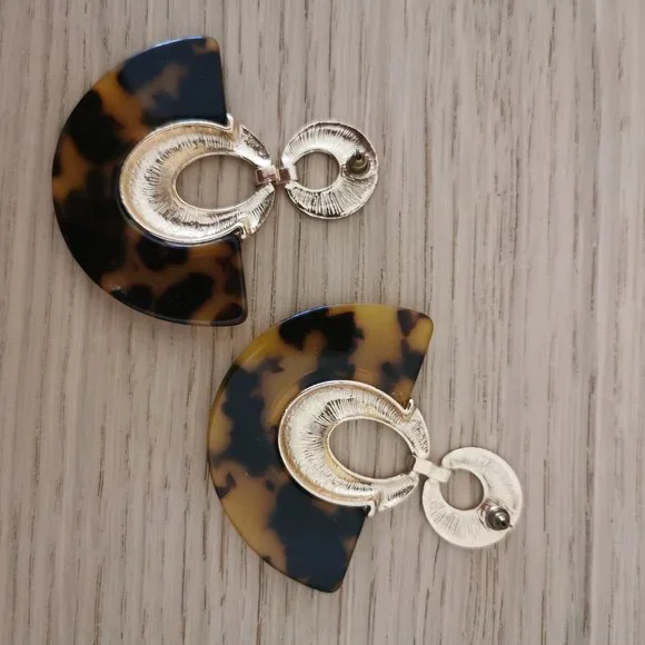 Earrings - Picture 2 of 3